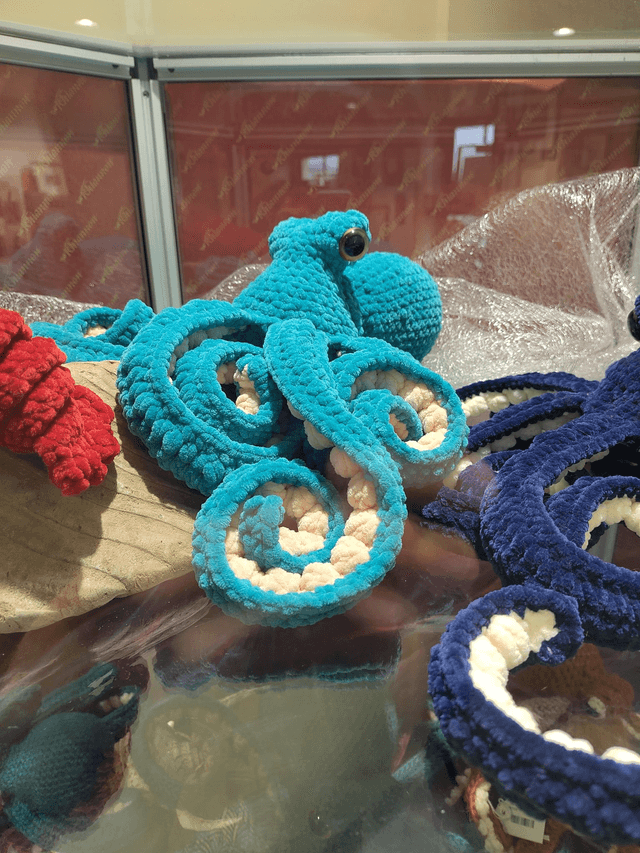Crochet Crafts - lifelike Velvet Soft Chenille Octopus Amigurumi (Ready-to-Ship)