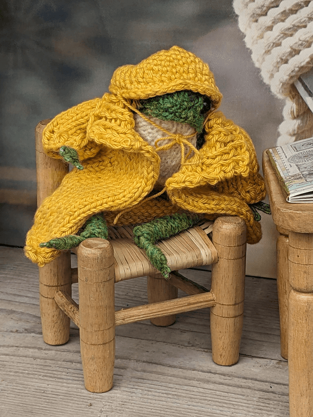 Knitted Crafts - A Pond Full of Fun: Hand-Knitted Frog Friends (Dotpebbleknits Pattern)