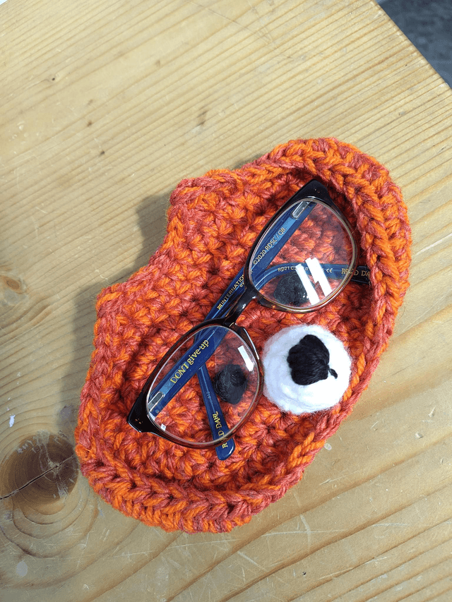 crochet crafts - Foxy or Wolfy Crochet Glasses Holder - Cute Snout Spectacle Stand for Kids & Adults