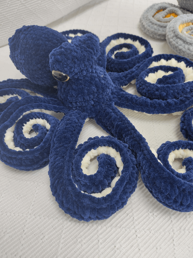 Crochet Crafts - lifelike Velvet Soft Chenille Octopus Amigurumi (Ready-to-Ship)